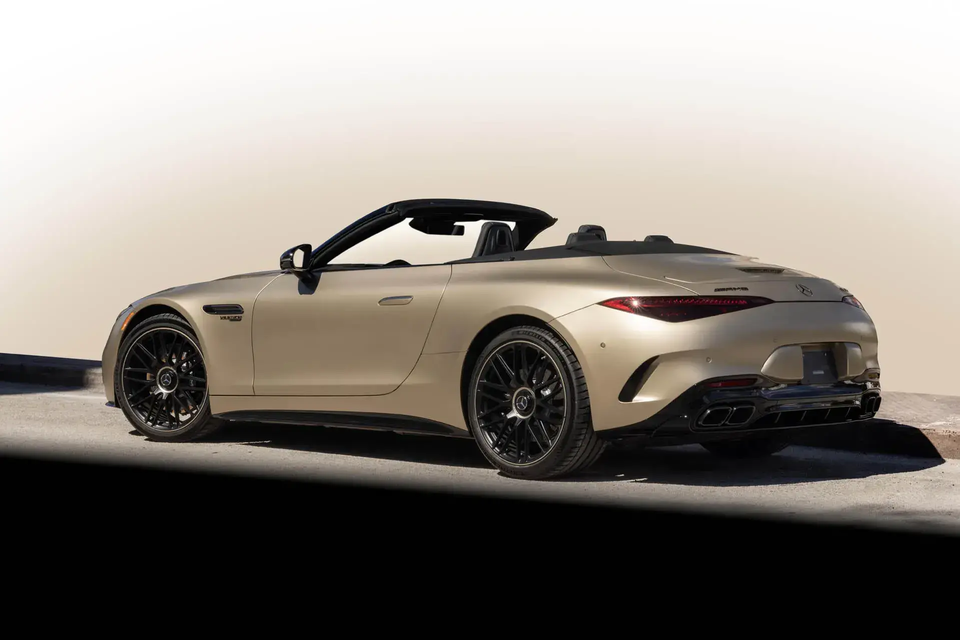 2025 mercedes amg sl 63 golden coast 3 1