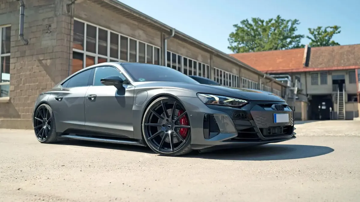 Audi RS e-tron GT Gets Barracuda Racing Wheels & Lowered Stance