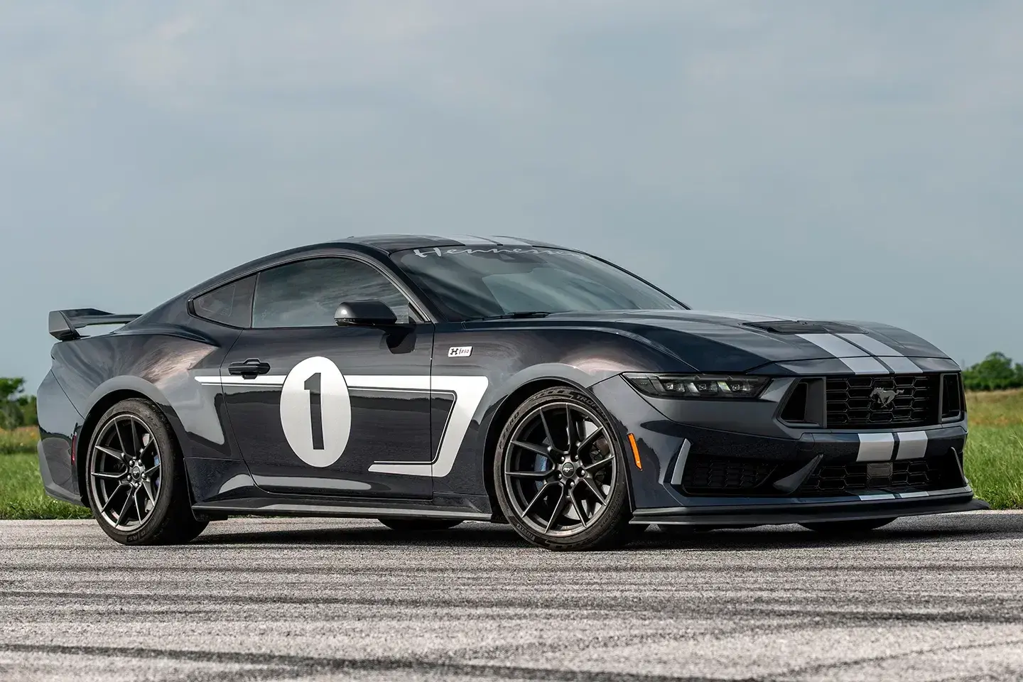 Hennessey amplifies mustang dark horse to a thunderous 850 bhp 1