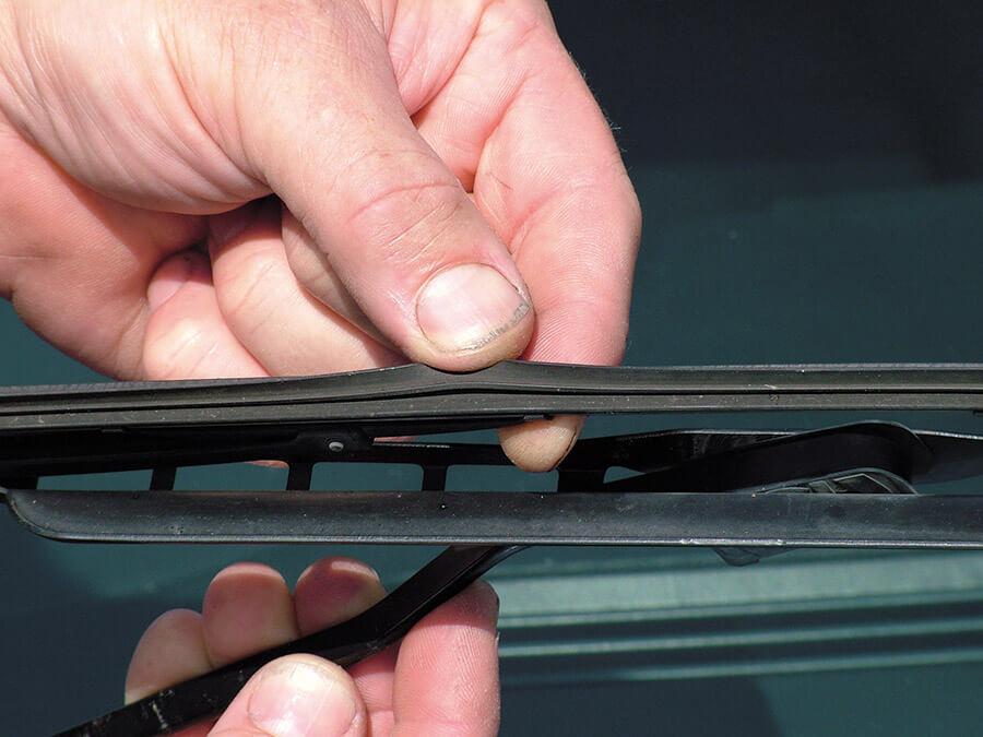 How to check wiper blades dscf5294 1