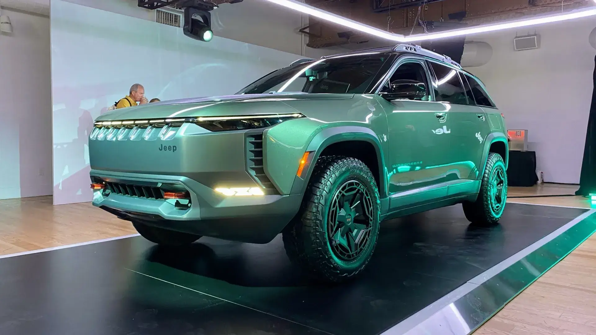 Jeep unveils rugged electric wagoneer s trailhawk concept 1