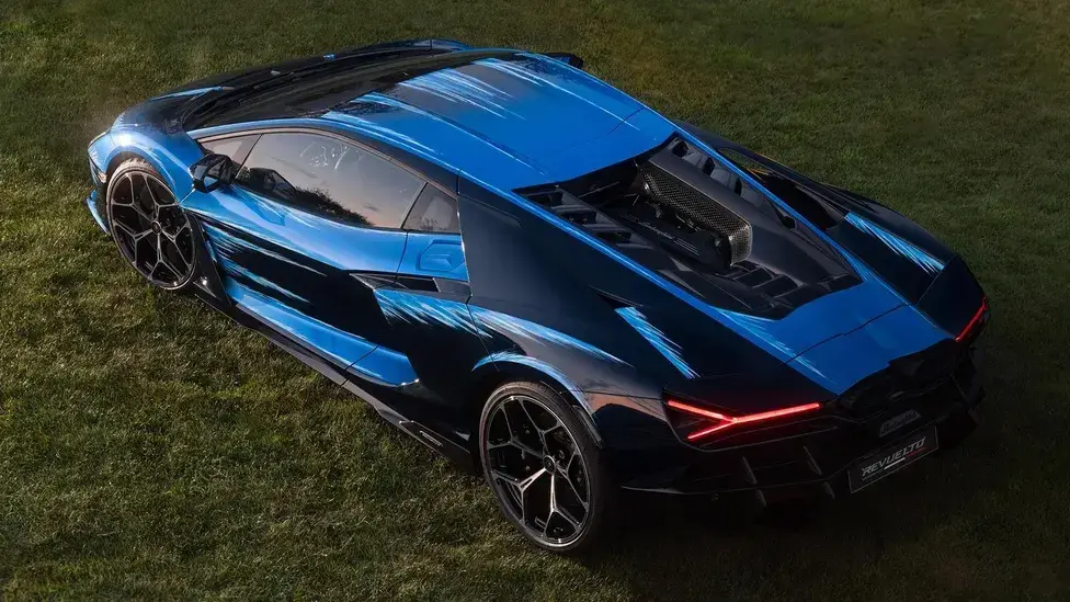 Lamborghini blue revuelto 5 1