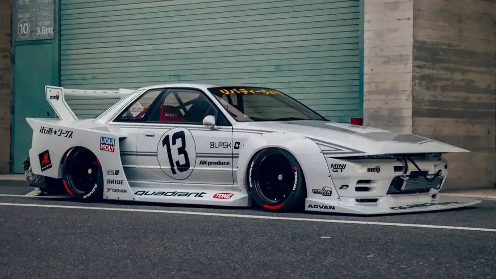 Liberty walk r32 skyline body kit super silhouette 1