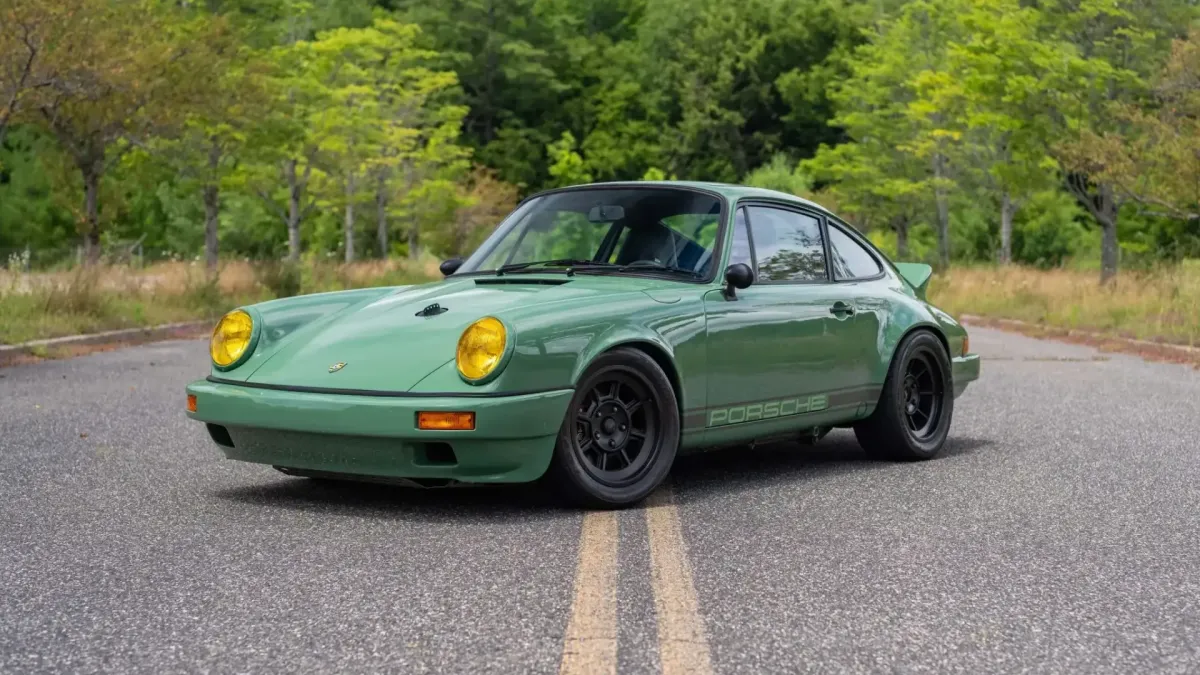 Modified 1983 Porsche 911SC with 3.2L Twin-Plug Engine