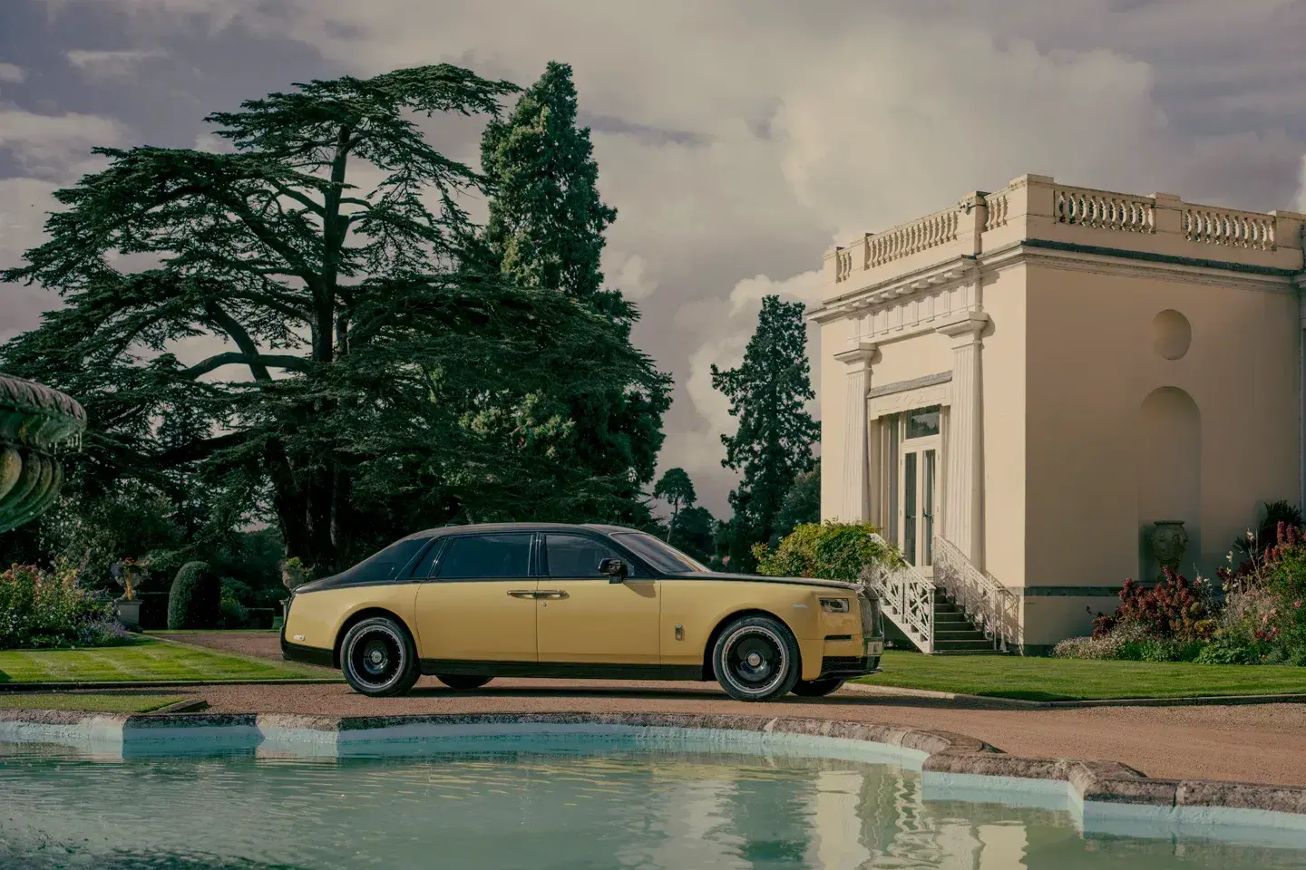 Rolls royce phantom goldfinger 9 1